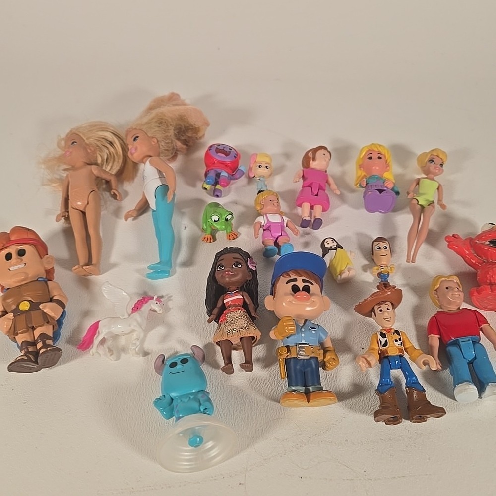 Lot Of 20‎ Action Figures & Toy Dolls